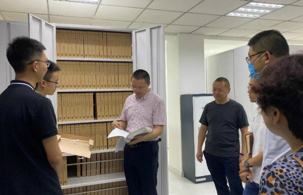 市委辦公廳檔案處調(diào)研土地公司檔案管理工作