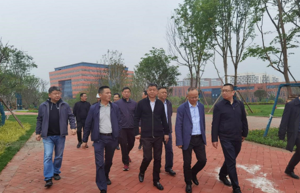 成都城投集團黨委書記、董事長鄭尚欽帶隊調(diào)研集團重點項目建設(shè)運營情況